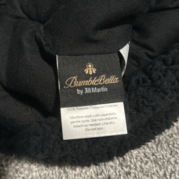 Yellowstone by Bumblebee Jill Martin Beanie with Pom Pom - Picture 4 of 4